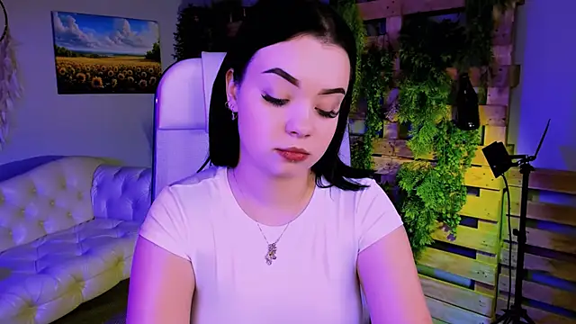 leslierowe  online show from October 24, 5:09 pm