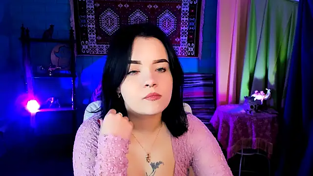 leslierowe  online show from November 21, 1:10 pm