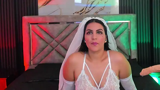 Snapshot of Daniwhatson chatting on October 31, 3:18 am Daniwhatson online show from October 31, 3:18 am