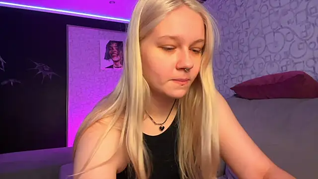 Snapshot of Dory_liss chatting on October 23, 12:15 pm Dory liss online show from October 23, 12:15 pm