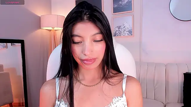 Tiffany Low online show from February 28, 1:23 pm