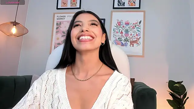 Tiffany Low online show from April 19, 6:10 pm