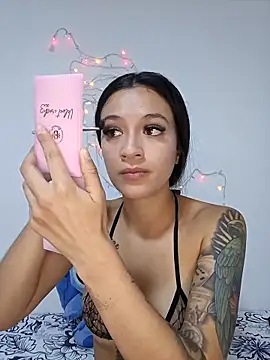 MiQeilaSweet online show from February 25, 5:44 pm