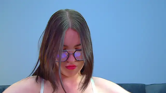 Snapshot of AnneAvery chatting on October 5, 6:23 am AnneAvery online show from October 5, 6:23 am