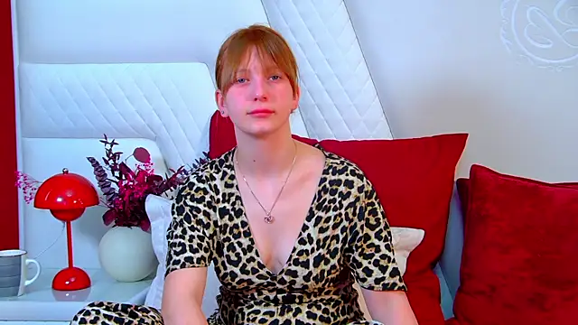 Snapshot of BeatriceBinoche chatting on October 22, 6:35 am BeatriceBinoche online show from October 22, 6:35 am