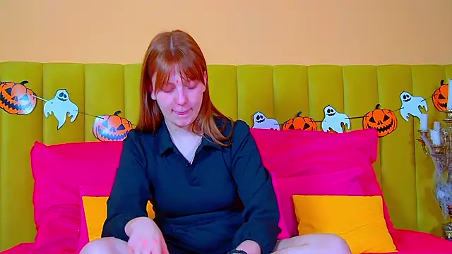 Snapshot of BeatriceBinoche chatting on October 25, 6:35 pm BeatriceBinoche online show from October 25, 6:35 pm