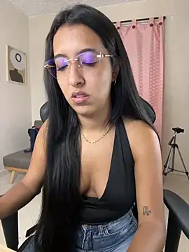 Snapshot of Valerygomez02 chatting on October 11, 9:35 pm Valerygomez02 online show from October 11, 9:35 pm