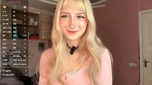 FridaAaberg online show from November 26, 7:42 am