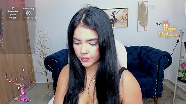 Snapshot of Mila_blaze chatting on October 28, 12:14 am Mila blaze online show from October 28, 12:14 am