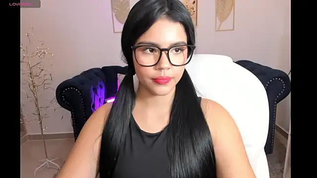 Snapshot of Mila_blaze chatting on November 7, 2:00 am Mila blaze online show from November 7, 2:00 am