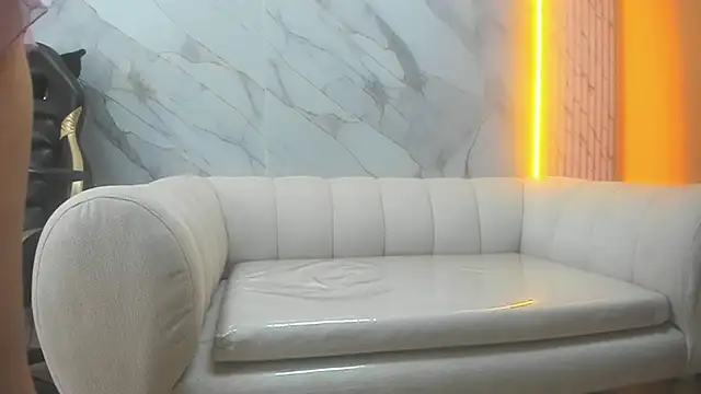 Isabella Blondetf online show from September 17, 10:55 pm