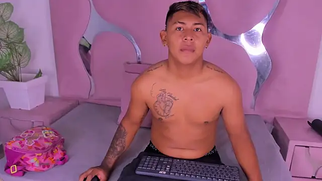 Mikeandmoonasm online show from November 12, 1:00 pm