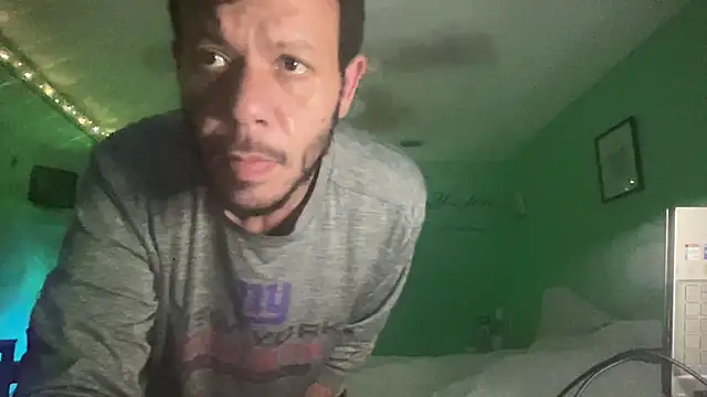 Snapshot of versatilevortex chatting on October 9, 3:37 am versatilevortex online show from October 9, 3:37 am