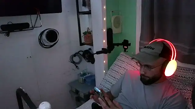 Snapshot of versatilevortex chatting on November 24, 9:53 am versatilevortex online show from November 24, 9:53 am