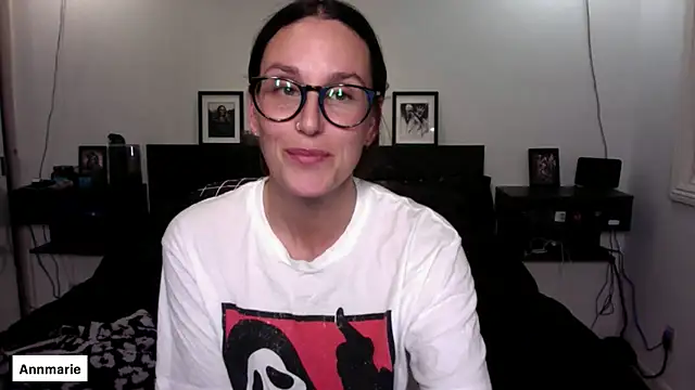 Snapshot of annmarieferrara chatting on October 31, 2:34 am annmarieferrara online show from October 31, 2:34 am