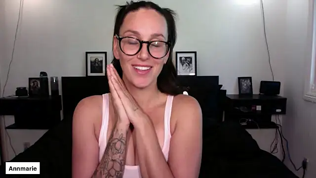 Snapshot of annmarieferrara chatting on November 7, 7:14 pm annmarieferrara online show from November 7, 7:14 pm