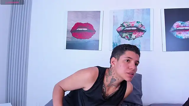 Snapshot of Girls_inlove chatting on October 7, 11:29 am Girls inlove online show from October 7, 11:29 am