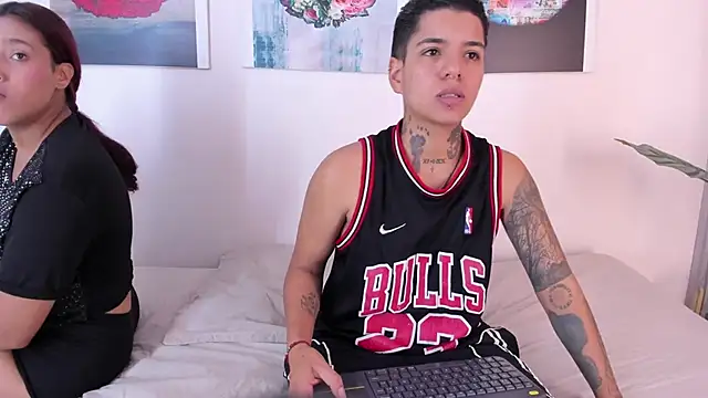 Snapshot of Girls_inlove chatting on November 3, 12:28 pm Girls inlove online show from November 3, 12:28 pm