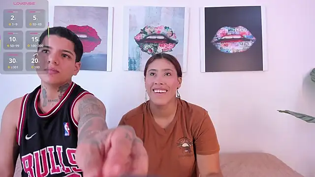 Snapshot of Girls_inlove chatting on November 6, 12:06 pm Girls inlove online show from November 6, 12:06 pm