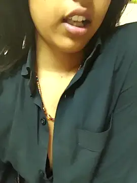 reetika6375 online show from January 17, 8:56 pm