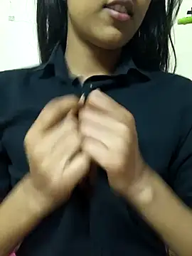 reetika6375 online show from February 10, 11:42 pm