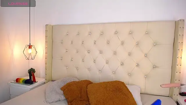 Snapshot of bycandy_ chatting on December 1, 1:38 pm bycandy online show from December 1, 1:38 pm