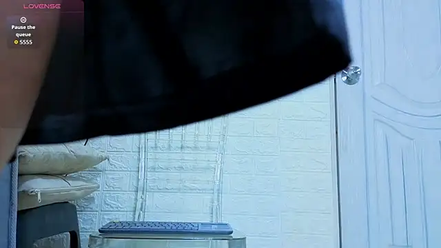 sofiagutierrez   online show from December 15, 1:15 pm