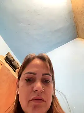 Snapshot of priscila_luv chatting on November 14, 10:40 pm priscila luv online show from November 14, 10:40 pm