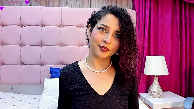 Snapshot of Kayla_Moon_ chatting on February 13, 11:50 am Kayla Moon online show from February 13, 11:50 am