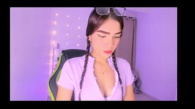 ashlysmith 01 online show from December 2, 3:56 am