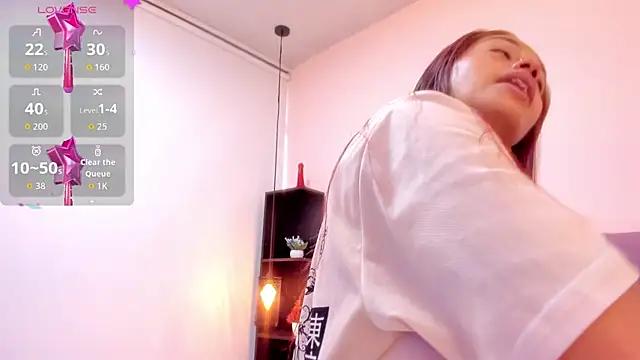 HoollyHendrix online show from November 24, 8:41 pm