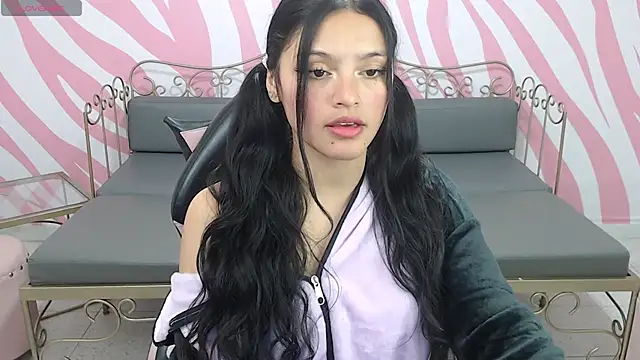 Snapshot of maddie__cute chatting on October 7, 8:17 pm maddie cute online show from October 7, 8:17 pm