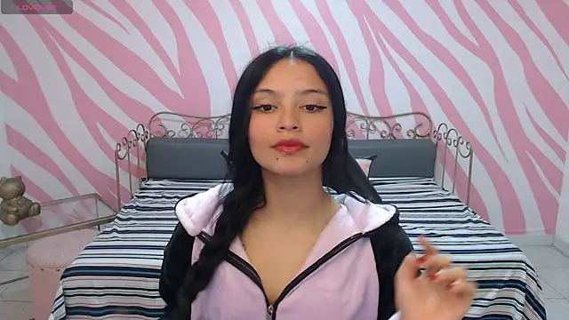 Snapshot of maddie__cute chatting on October 14, 8:31 pm maddie cute online show from October 14, 8:31 pm