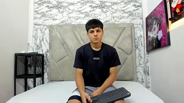 Snapshot of Logan_Jhonson chatting on September 20, 2:23 am Logan Jhonson online show from September 20, 2:23 am