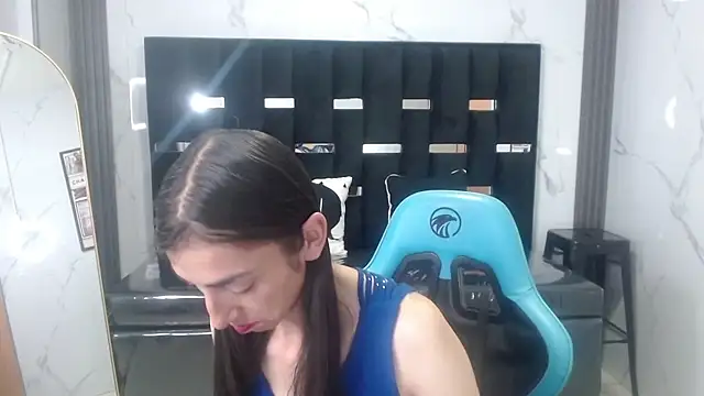 Snapshot of Maily_a_ chatting on October 8, 3:15 am Maily a online show from October 8, 3:15 am