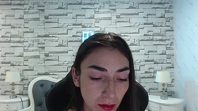 Snapshot of Maily_a_ chatting on October 11, 3:06 am Maily a online show from October 11, 3:06 am