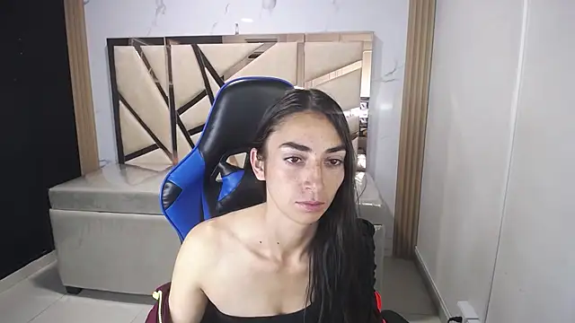 Snapshot of Maily_a_ chatting on November 22, 3:05 am Maily a online show from November 22, 3:05 am