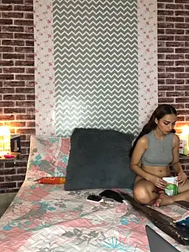 Snapshot of KaMila_M00N chatting on September 26, 4:22 pm KaMila M00N online show from September 26, 4:22 pm