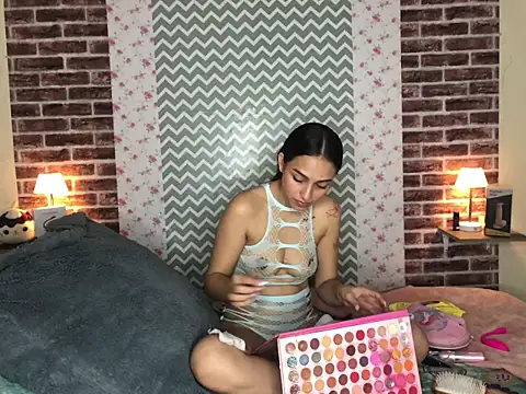 Snapshot of KaMila_M00N chatting on October 8, 3:09 pm KaMila M00N online show from October 8, 3:09 pm