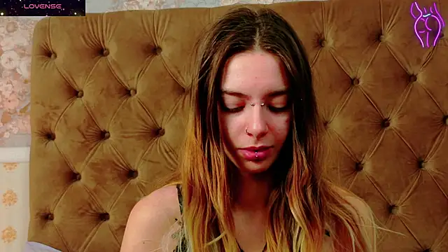 CoraVex online show from November 29, 1:52 am