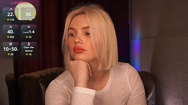 Amelia Wells online show from December 2, 4:07 am