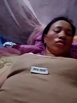 donna-bae online show from April 3, 10:30 pm