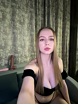 Snapshot of MissOyee chatting on October 31, 6:09 pm MissOyee online show from October 31, 6:09 pm