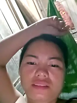 Snapshot of emly-xinh18 chatting on September 24, 12:08 pm emly-xinh18 online show from September 24, 12:08 pm