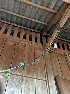 Snapshot of emly-xinh18 chatting on September 25, 1:31 am emly-xinh18 online show from September 25, 1:31 am