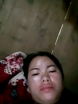 Snapshot of emly-xinh18 chatting on September 28, 2:50 am emly-xinh18 online show from September 28, 2:50 am