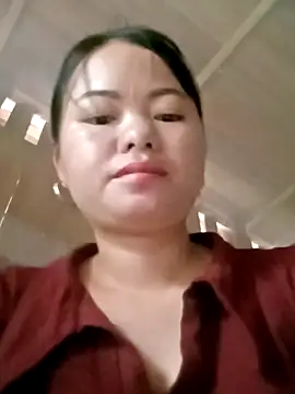 Snapshot of emly-xinh18 chatting on October 1, 12:49 am emly-xinh18 online show from October 1, 12:49 am