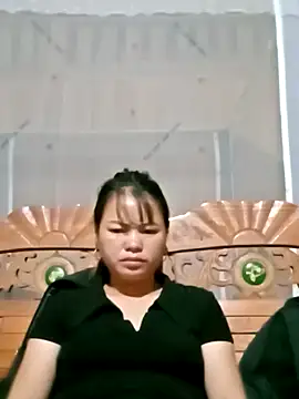 Snapshot of emly-xinh18 chatting on October 1, 12:55 pm emly-xinh18 online show from October 1, 12:55 pm