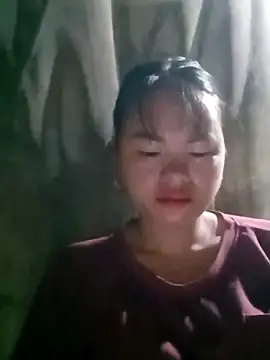 Snapshot of emly-xinh18 chatting on October 2, 5:20 pm emly-xinh18 online show from October 2, 5:20 pm