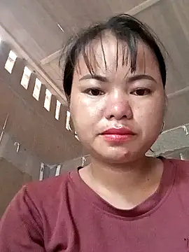 Snapshot of emly-xinh18 chatting on October 6, 7:17 am emly-xinh18 online show from October 6, 7:17 am